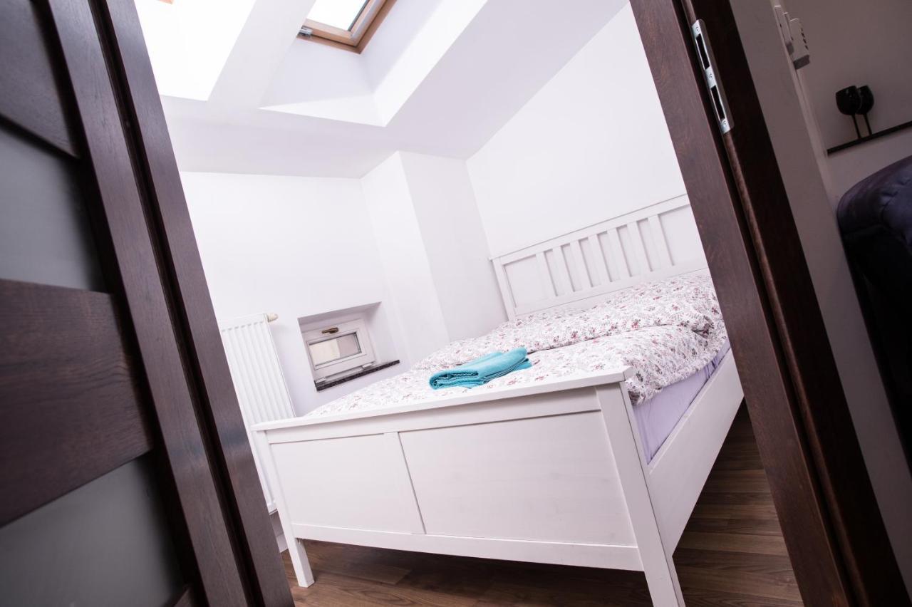 Mirror Apartments Cracovia Exterior foto